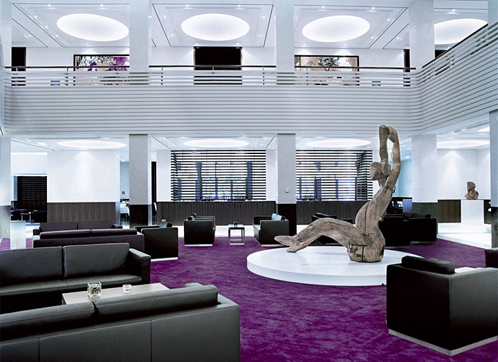 Ważne jest pierwsze wrażenie. Dobrze oświetlone lobby to wizytówka hotelu.