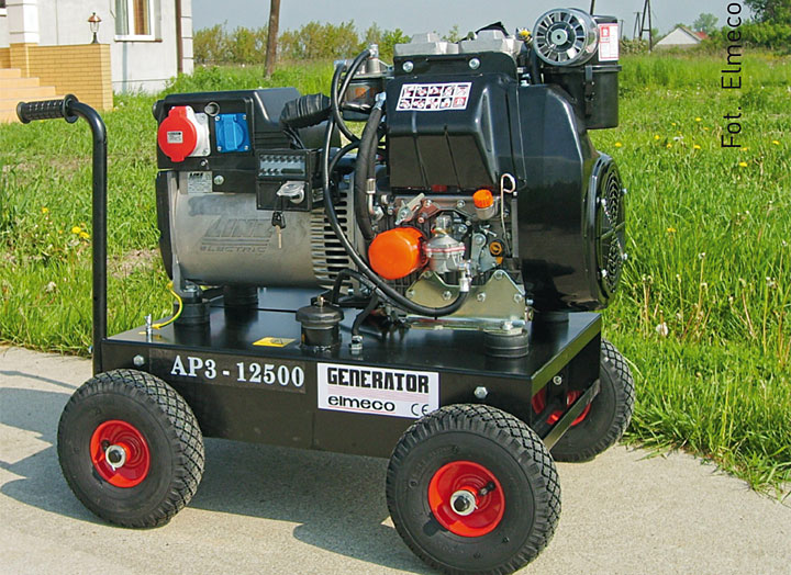 W konstrukcji silnika tego agregatu przewidziano 2 cylindry o średnicy 85 mm i skoku 75 mm. Silnik napędzany jest olejem napędowym. Pojemność skokowa wynosi 851 dm3. Moc znamionowa przy 3 00 obr./min. osiąga 17 kM. Przewidziano rozruch elektryczny.
