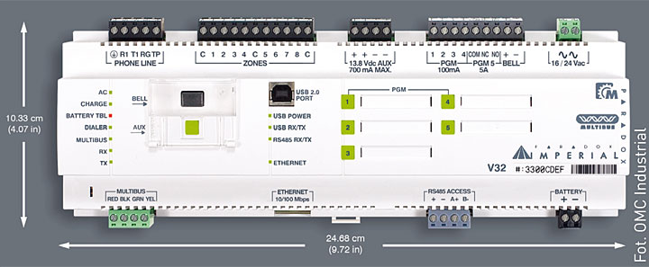 Fot. 5. Centrala alarmowa firmy Paradox. Cechuje się wbudowanym portem TCP/IP (10/100 Mbps) oraz modułem GPRS, GSM oraz SMS. W urządzeniu zastosowanie znalazła 4-przewodowa magistrala komunikacyjna, a także transmisja kodowana. Napięcie na magistrali wynosi 13,8 V DC. Szybkość transmisji osiąga 500 bps. Instalacja bazuje na Plug & Play.