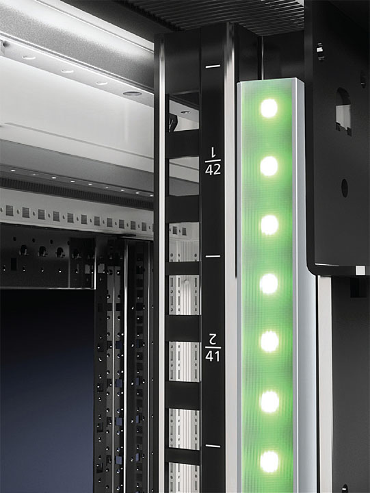 Fot. 3. TS IT jest standardowo przygotowany zarówno do Dynamic Rack Control przez listwę RFID oraz do montażu nowej szyny zasilającej Rittal w przestrzeni Zero-U.