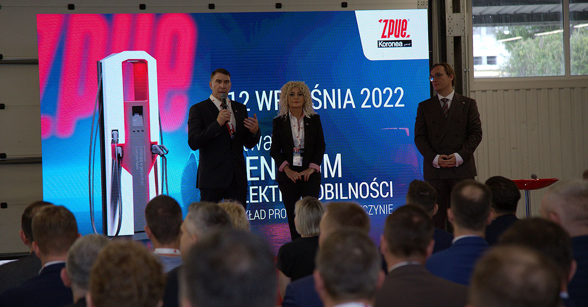 Uroczystość oficjalnego otwarcia polskiego Centrum Elektromobilności ZPUE S. A.