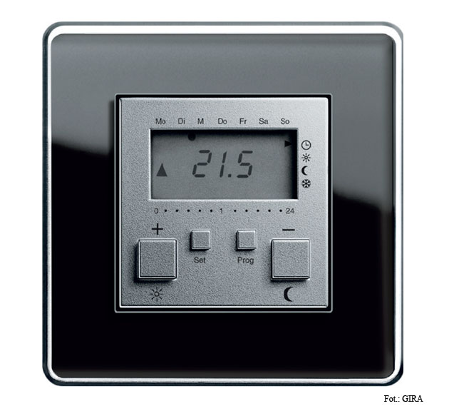 Fot. 3. Tam, gdzie brak instalacji między termostatem a grzejnikiem przyda się radiowy regulator temperatury
z wbudowanym zegarem sterowniczym.