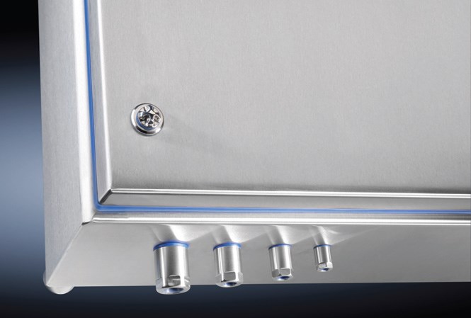 Fot. 3. Dławiki kablowe w Hygienic Design: skuteczne zapobieganie gromadzeniu się szkodliwych mikroorganizmów poprzez zastosowanie gładkiej i zamkniętej na zewnątrz powierzchni