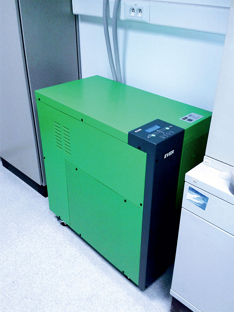 Fot. 1. Funkcjonalność UPS-ów POWER-LNE GREEN 33 Pro umożliwia instalację jednostek w bliskiej odległości stanowisk pracy ludzi.