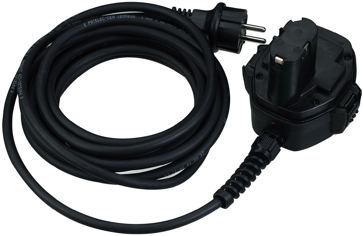 Fot. 5. Adapter do podłączenia narzędzia bezpośrednio do sieci 230 V.